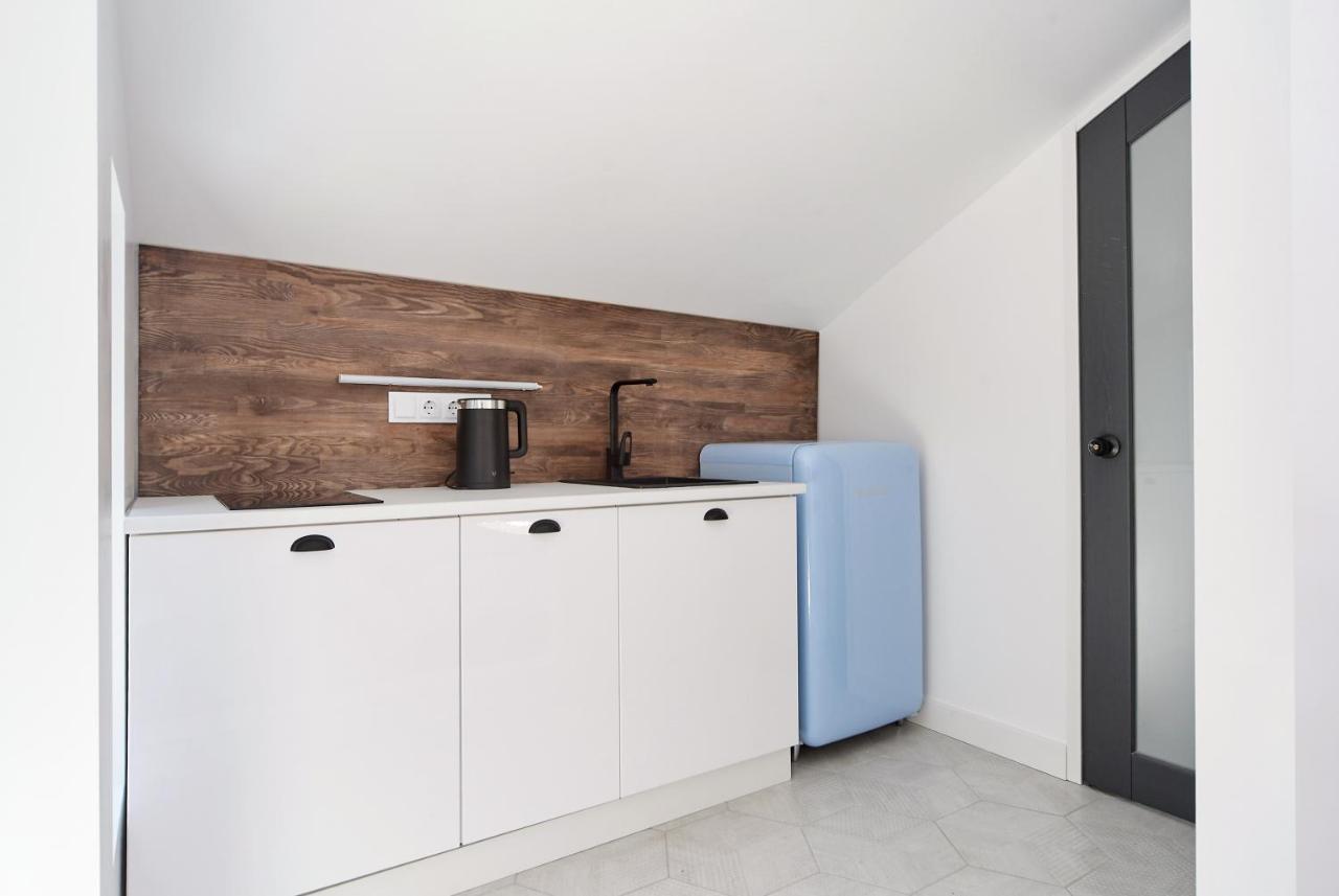 White Door Apartments Mansard Heart Of Odessa 2 Экстерьер фото